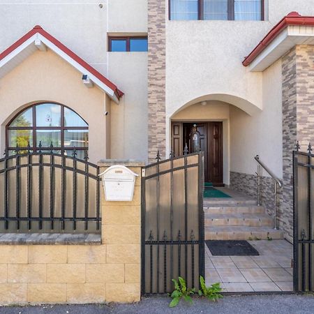 Farawayhomes Aparthotel Near Vienna Airport - Anytime Self Check-In 브루크 안 데어 라이타 외부 사진