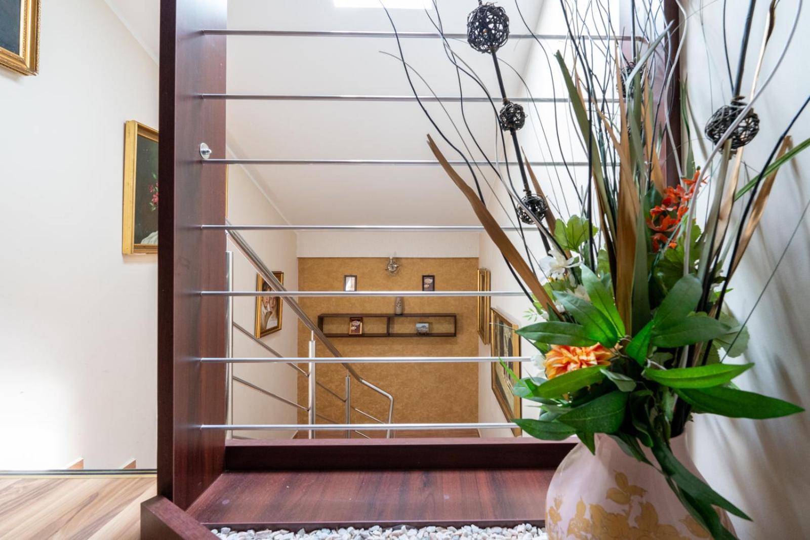 Farawayhomes Aparthotel Near Vienna Airport - Anytime Self Check-In 브루크 안 데어 라이타 외부 사진