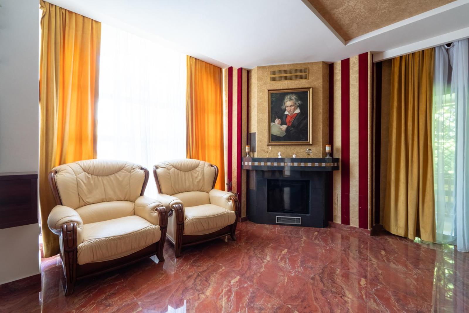 Farawayhomes Aparthotel Near Vienna Airport - Anytime Self Check-In 브루크 안 데어 라이타 외부 사진